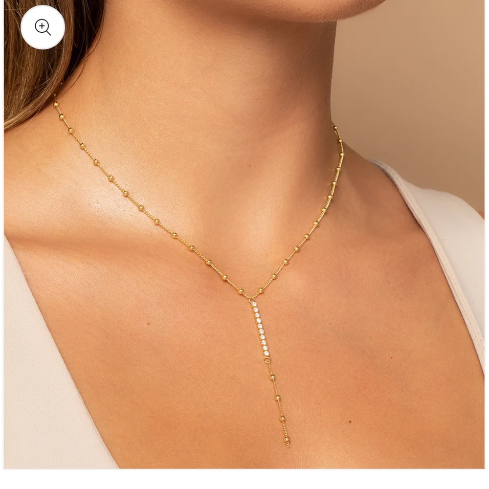 Never worn uncommon James necklace